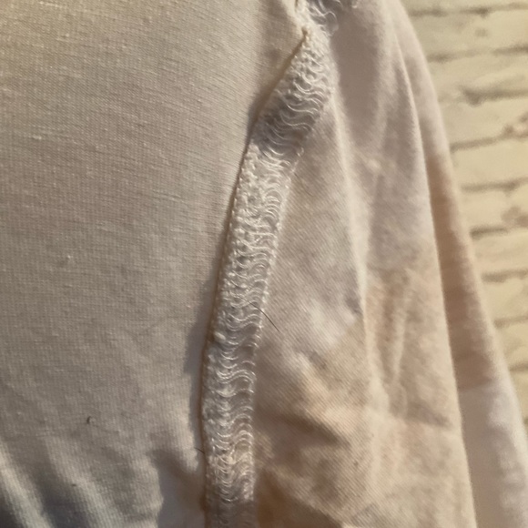 “LULULEMON” Beige and White Short Sleeve T Shirt. - Picture 6 of 11